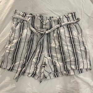 Old Navy White and Black Striped Linen Tie Shorts - Size 4